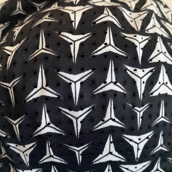 Victoria's Secret Pink Black White Crisscross Back Sport Bra Athleisure Workout - Picture 14 of 16